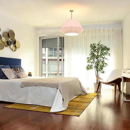 New Loft With Swimming Pool At Parque Nacoes! 리스본